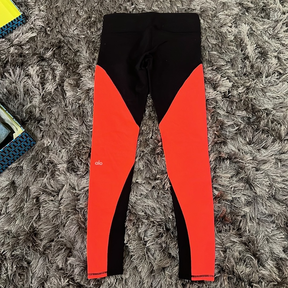 Alo legging. Black and neon - Picture 2 of 3